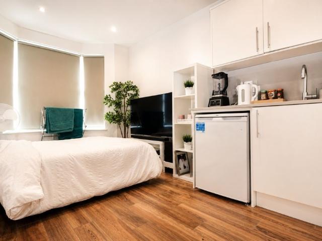 Apartment for rent in Freezywater, Greater London