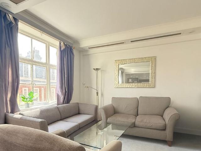 Apartment for rent in Mayfair, Greater London