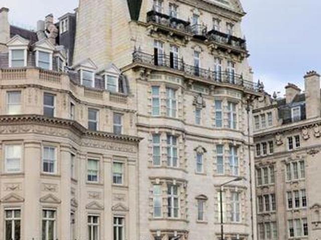 Apartment for rent in Mayfair, Greater London