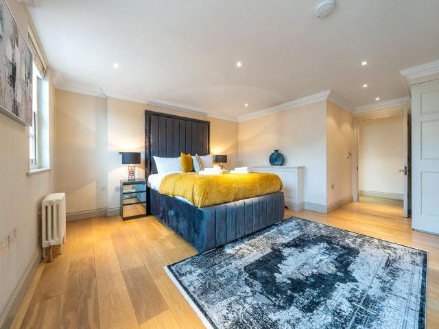 Apartment for rent in Mayfair, Greater London