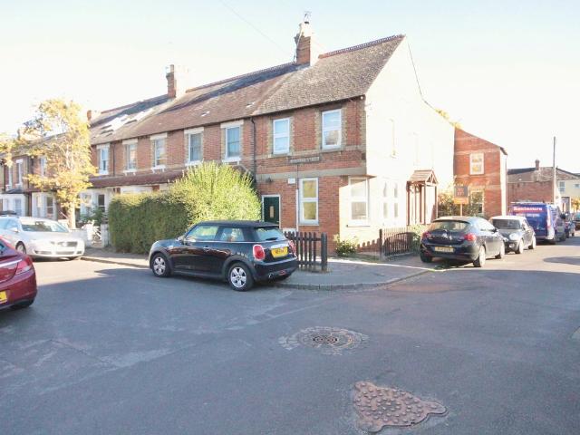 Apartment for rent in Robin Hood, The Slade