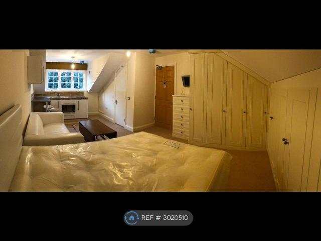 Room for rent in Hertford, Colliers End