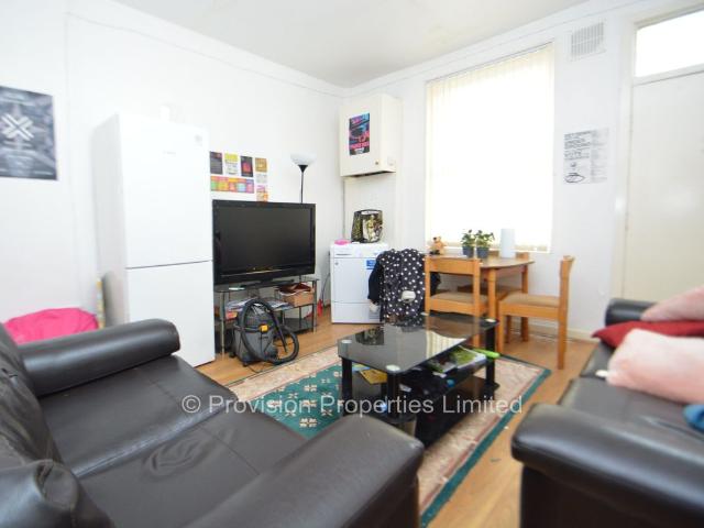 House for rent in Hyde Park, Leeds