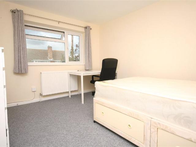 Room for rent in Fiddler's Green, Golden Valley