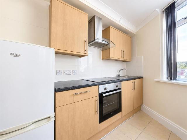 Studio for rent in London Borough of Hounslow, Heston