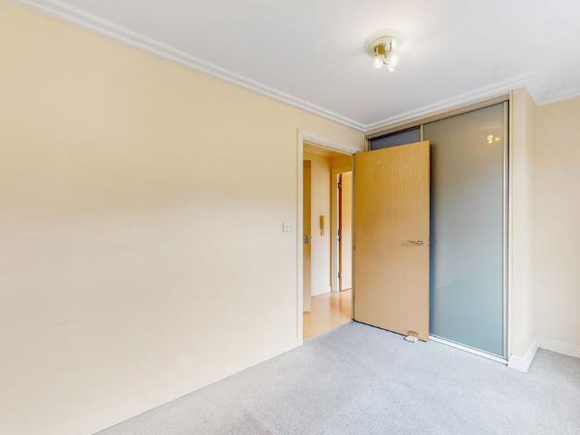 Apartment for rent in Roding Riverside, Greater London
