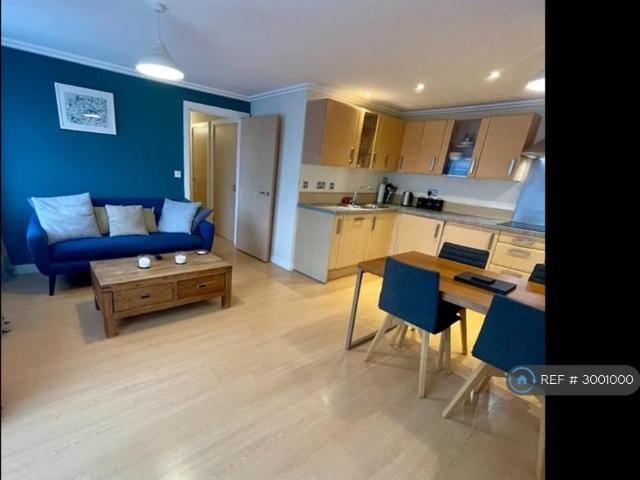 Apartment for rent in Roding Riverside, Greater London