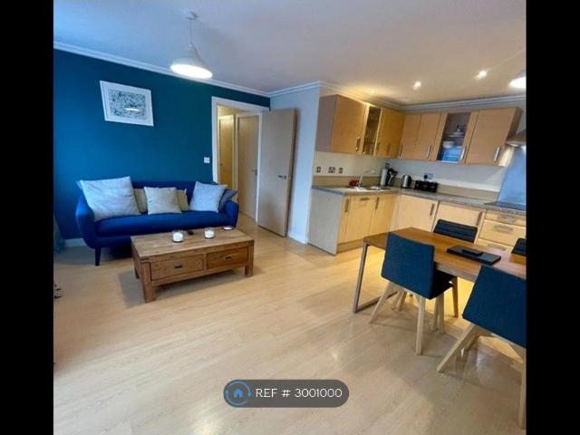 Apartment for rent in Roding Riverside, Greater London