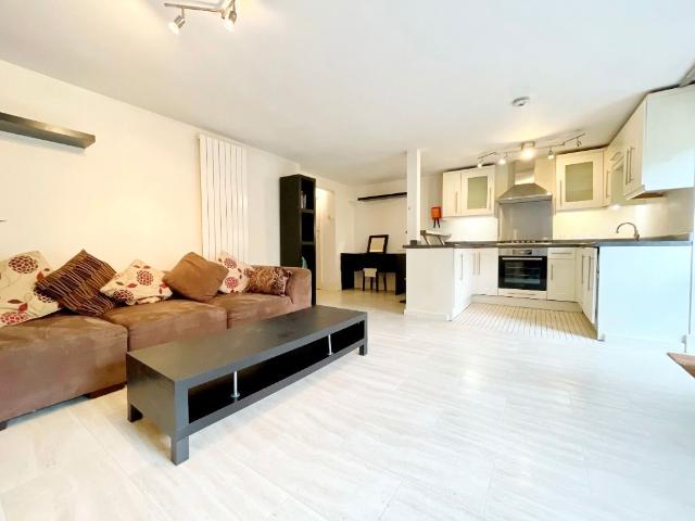 Apartment for rent in Ewens Farm, Golden Valley