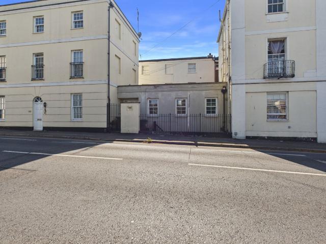 Studio for rent in Ewens Farm, Golden Valley