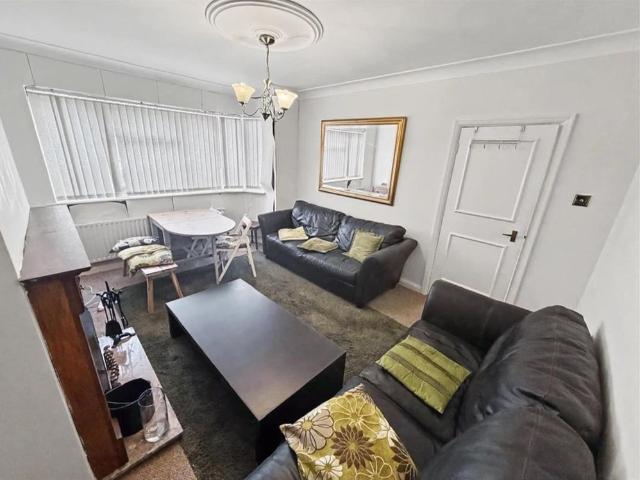 House for rent in London Borough of Hounslow, Spring Grove
