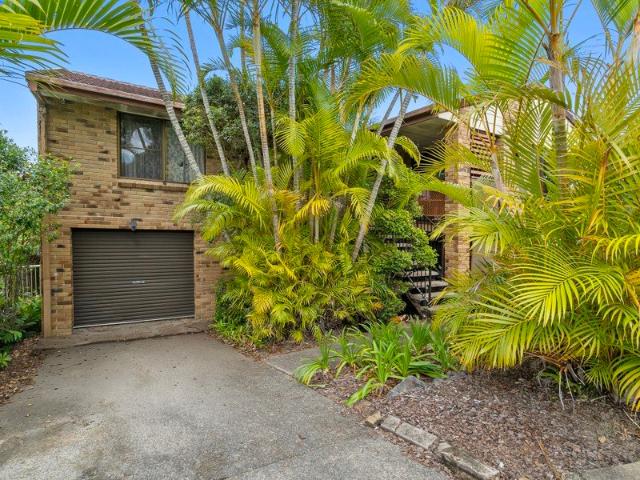 House for sale in Elanora, Gold Coast City