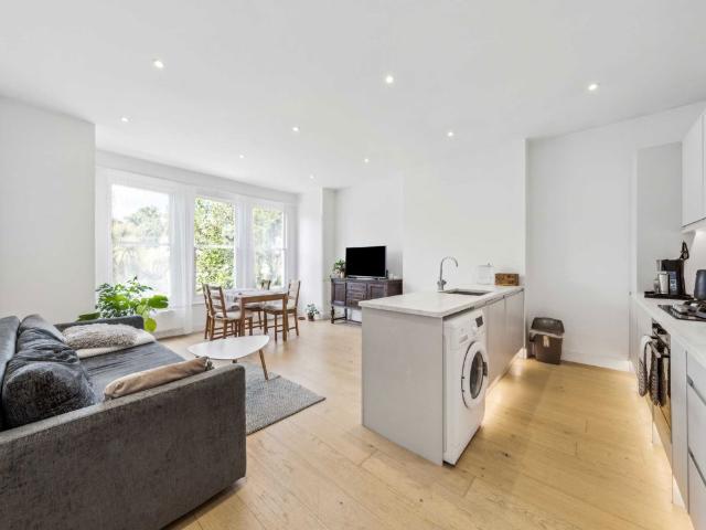 Apartment for rent in Streatham, Greater London