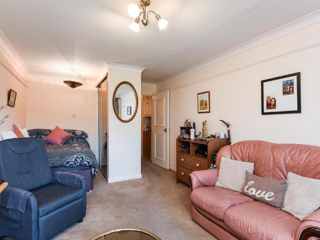 Apartment for rent in Hayes, Greater London