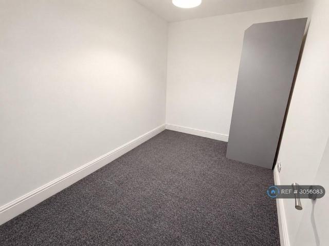 Apartment for rent in Shaw Side, Oldham