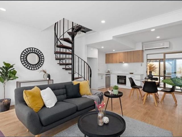 Townhouse for rent in Woodforde, South Australia