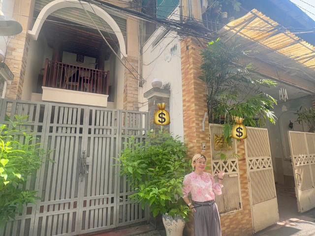 Nhà mặt phố bán