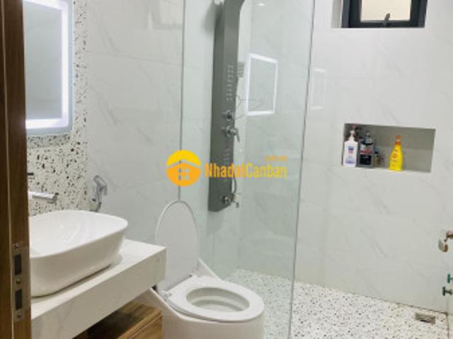 Nhà mặt phố bán