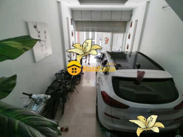 Nhà mặt phố bán