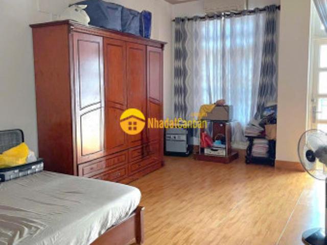 Nhà mặt phố bán