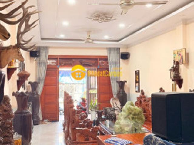 Nhà mặt phố bán