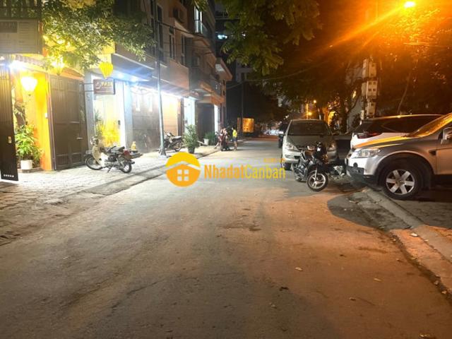 Nhà mặt phố bán