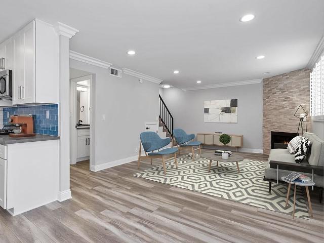 Apartment for rent in Canoga Park, California