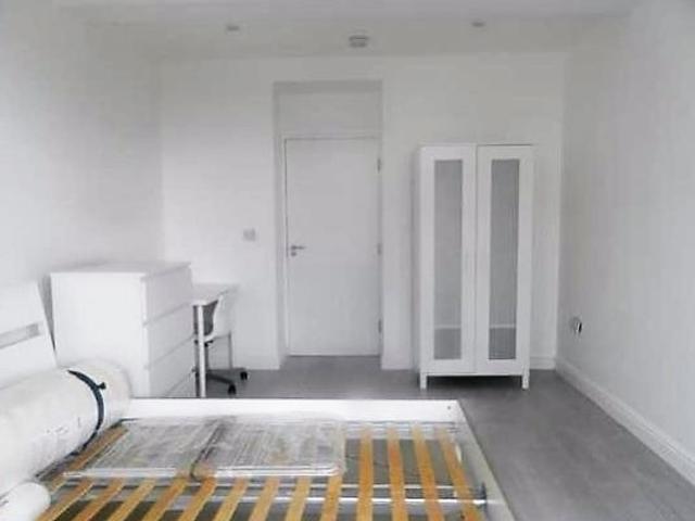 Room for rent in The Haulgh, Lee Bank