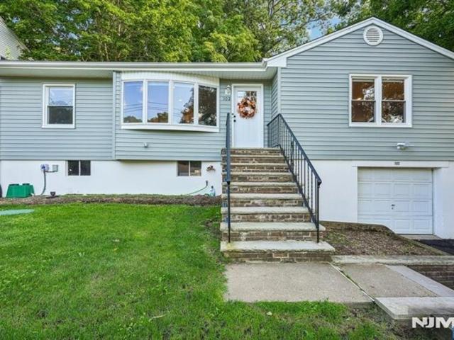 House for sale in Oakland, Bergen County