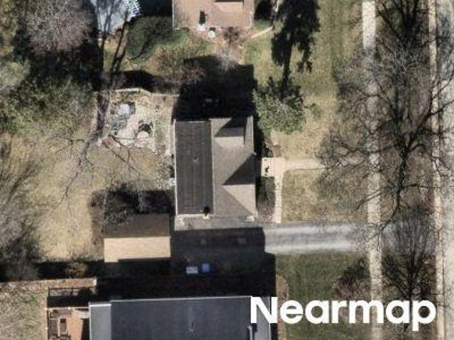 House for sale in Clarendon Hills, Illinois