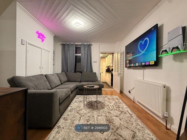 House for rent in Spring Park, Luton