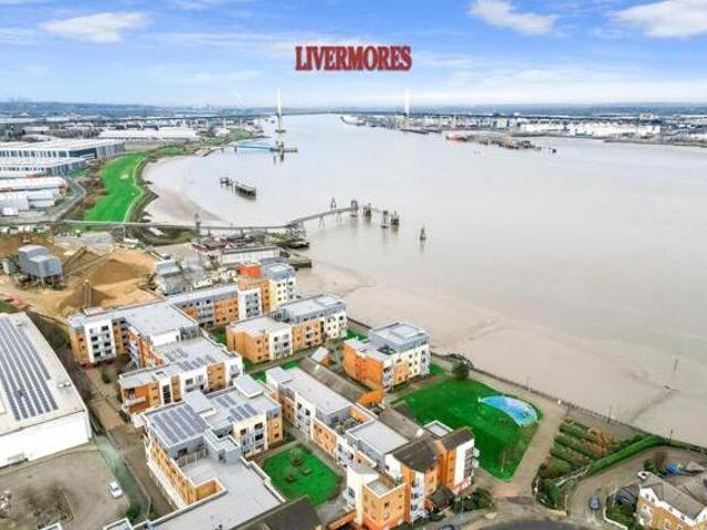 House for sale in Greenhithe, Dartford