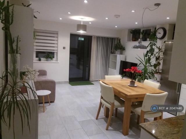Apartment for rent in London Borough of Hounslow, Greater London