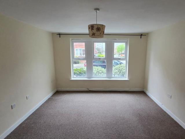 Apartment for rent in Potters Green, West Midlands