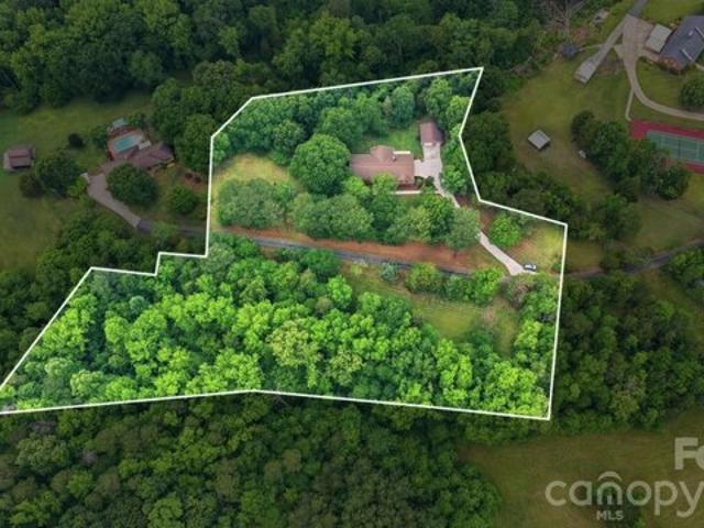 House for sale in Stanley, North Carolina