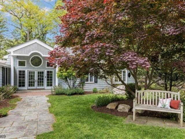 House for sale in Roseland, New Jersey