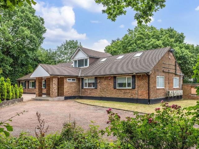 House for rent in Pouchen End, Hertfordshire