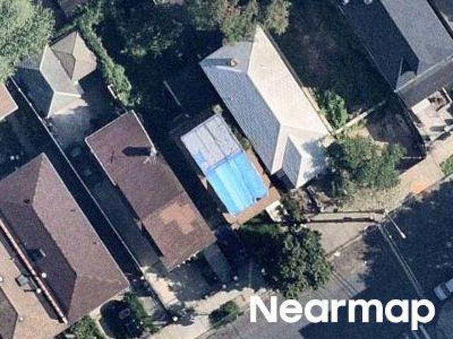House for sale in The Bronx, Arverne