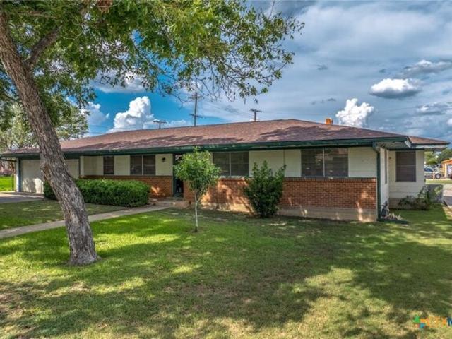 House for sale in Gonzales