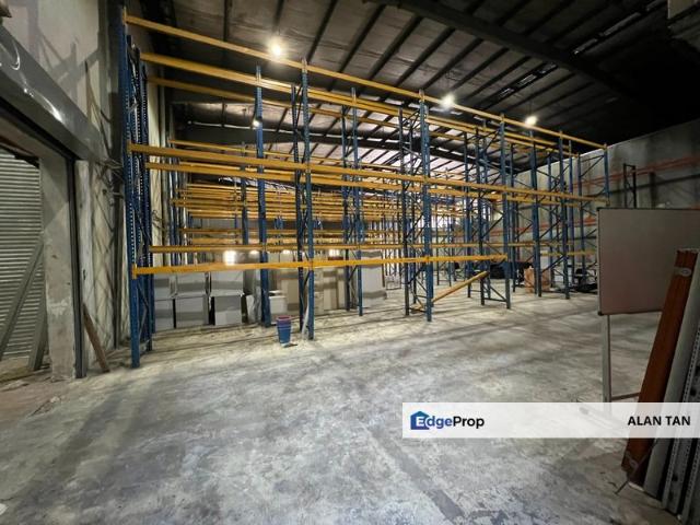 Warehouse for rent in Petaling, Alam Impian