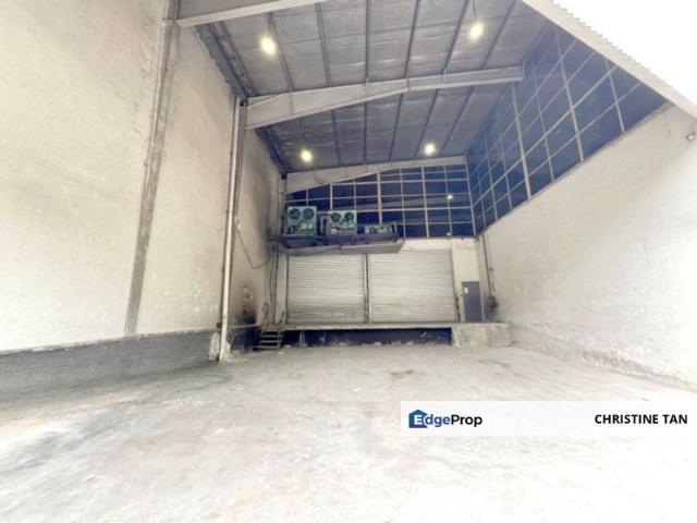 Warehouse for rent in Petaling, Alam Impian