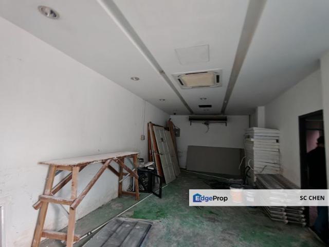 Warehouse for rent in Petaling, Alam Impian