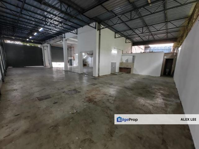 Warehouse for rent in Petaling, Alam Impian