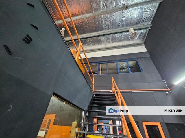 Warehouse for sale in Seksyen U1, Shah Alam