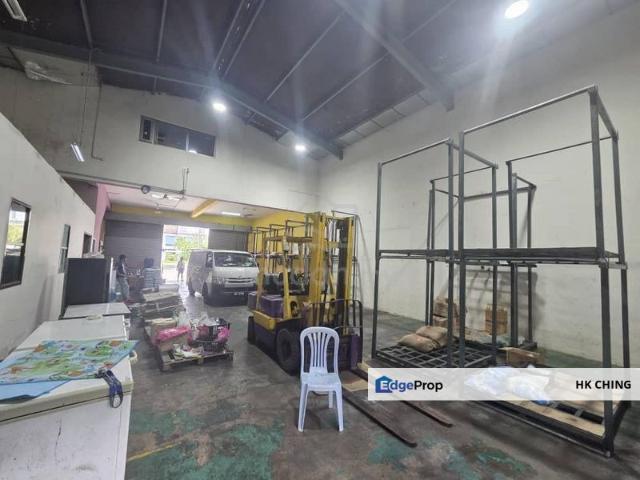 Warehouse for rent in Petaling, Alam Impian