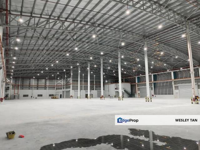 Warehouse for sale in Malaka