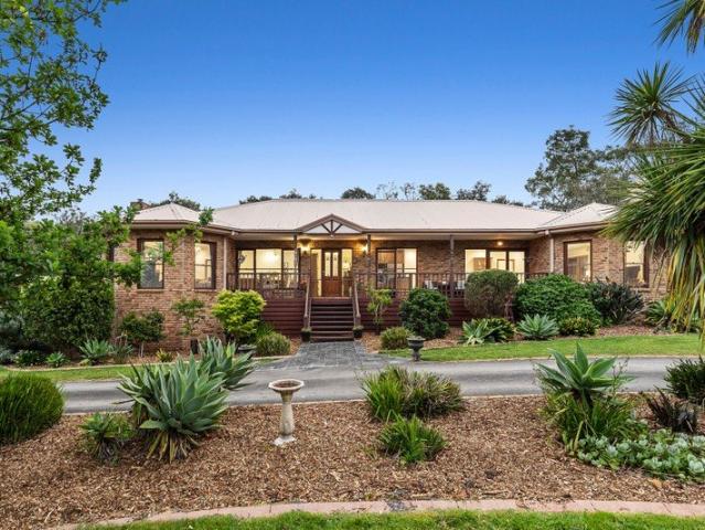 Cottage for sale in Langwarrin, Melbourne