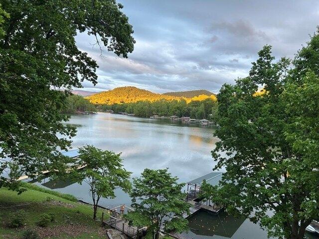 House for sale in Hayesville