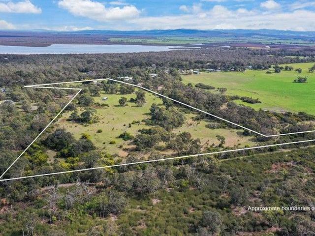 Cottage for sale in Alberton, Victoria