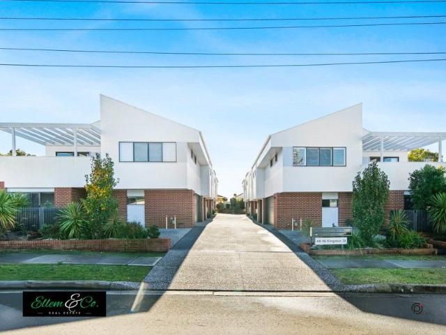 Townhouse for sale in Oak Flats Dc